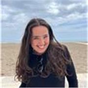 Maestra de Educación Primaria (modalidad bilingüe) con muchas ganas y vocación que imparte clases de manera online y presencial.