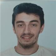 Profesor que se centra en el entrenamiento inteligente priorizando la biomecánica, la eficiencia y la progresión real.