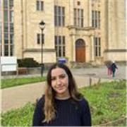 Spanish tutor teaching students of all levels