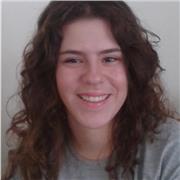 Professora de português e inglês, com experiência em ensino remoto em inglês