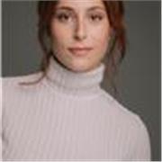 Profesora de teatro titulada en el Institut del Teatre con más de 5 años de experiencia tanto con adultos como con niños.