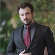tecnica vocale e interpretaLezioni di canto online con baritono professionistazione, anche per principianti