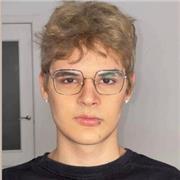 Tengo un muy buen nivel en inglés , soy paciente con los niños , estudio un máster en fotografía, busco un trabajo para compaginar