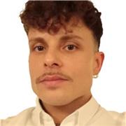 Italian tutor providing lessons to students of all ages