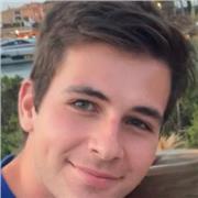 Tutor online giovane ed intraprendente - lezioni personalizzate per studenti delle superiori e del primo anno di Economia