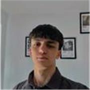 Estudiante de Ingeniería de la Energía, con un año y medio de experiencia impartiendo asignaturas científicas y técnicas.