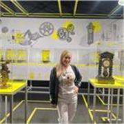 Técnica profesional de educación preescolar, con experiencia en manejo de grupo y actividades académicas