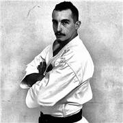 Profesor de karate cinturón negro 4ºDAN imparte clases de artes marciales (más de 15 años de experiencia demostrable)