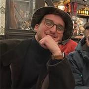 Studente di filologia, laureato in lettere, impartisce lezioni di italiano, storia e geografia