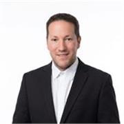 Doctor en Investigación Biomédica,  Máster en Biotecnología y Biomedicina, y profesorado
con Máster Universitario en Forma