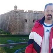 Traductoe y profesor de inglés  con mucha experiencia. Clases enttetemidas y adaptafas a cada alumno.