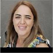 Profesora de economía, sistemas de información contable y administración