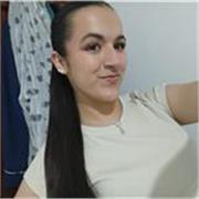 Chicas con ganas de dar clase y ayudar a niños de 6 años