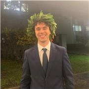 Ciao, mi sono laureato con 110 e lode in Filologia Classica e offro ripetizioni di greco, latino e italiano.
