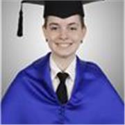 Graduada en química por la universidad de Granada y actualmente estudiando el máster de profesorado de física y química.