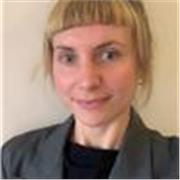 Française native, bilingue espagnole, passionnée d’histoire, d’archéologie et d’art (niveau master), propose des cours d’espagnol