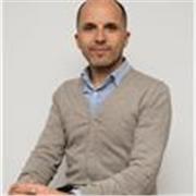 Profesor de Marketing Digital y Comunicación con experiencia en conectar marketing y ventas