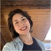 Professeur et tuteur, compagnon dans l'enseignement de l'espagnol et du français.
Créatrice des exercices artistiques et interactifs qui aident au développement de la créativité linguistique et pédagogique