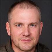 Profesor de parchis. Me gusta mucho el sabor de las fichas y del tablero más todavía