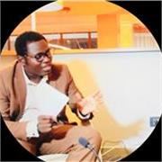 Docteur PhD  en Sciences de l’Information et de la Communication propose des cours en communication et médias.
