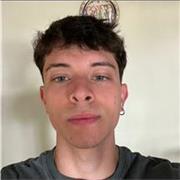 Soy un alumno de cuarto año de carrera de filología inglesa con un C1 en inglés. Podría dar clases a gente de todas las edades.