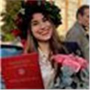 Insegnante di inglese con laurea magistrale in Chimica Industriale. 