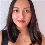 Educadora infantil con mención especial en asignaturas como matemáticas, biología y química.