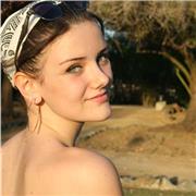 Hola soy Marta, soy una chica de 18 años, acabo de finalizar la bachillerato de ciencias de salud con buena nota y actualmente estoy formándome en un grado superior de desarrollo de aplicaciones multiplataforma