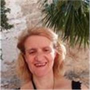 Profesora de Superior en Flauta Travesera. Y amante de la música. 
Dirigido tanto a niños, como adultos. Con o sin experiencia.