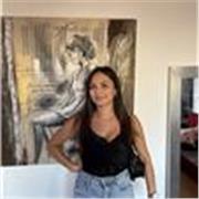 Soy una estudiante francesa, vivo en Madrid y hablo español Estoy aquí para ayudar a las personas que necesitan apoyo en francés