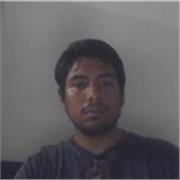 Profesor de inglés imparte clases a niños, jóvenes y adultos