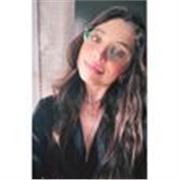 Soy una persona paciente , resolutiva y profesional con mi trabajo . Adoro trabajar con niños y poder sacar lo mejor de ellos. 