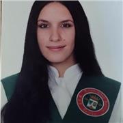Chica estudiante de 23 años que le gusta mucho la historia y poder enseñarla de una forma diferente