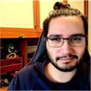 Studente di Game Design con esperienza di pitching internazionale insegna inglese