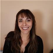 Doy clases de arte, especializada en dibujo, pintura a la acuarela y diseño de vestuario