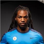Coach sportif avec de l'expérience, dans la remise en forme et la préparation physique