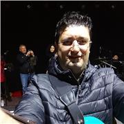 Musicista turnista con esperienza trentennale, disponibile con metodo innovativo di insegnamento.Disponibile anche Online