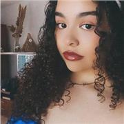 Desde los 14 años en el mundo del Teatro y posteriormente Graduada en GM de Artes escénicas y Grado superior en Artes escénicas