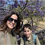 Soy una persona muy creativa y me gusta mucho encontrar recursos para conectar con los niños para que aprendan sin que sea pesado