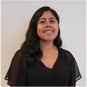 Profesora en salud imparte clases de bienestar emocional y gestión de proyectos