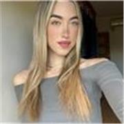 Profesora de refuerzo y apoyo apta para todos los cursos, especialmente primaria y ESO.