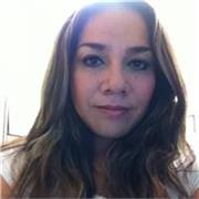 Maestra que imparte clases a niños de primaria, bachillerato y licenciatura