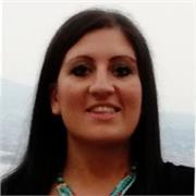 Con años de experiencia y un profundo conocimiento de la lengua, ofrezco clases de italiano adaptadas a todos los niveles. Mis métodos de enseñanza, probados y eficaces, te garantizan un aprendizaje rápido y sólido.
Tanto si buscas clases individuales