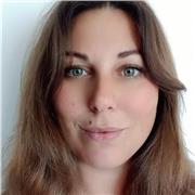 De 0-6 años todas las materias.Incluída musica. De 6-16 años lengua, valenciano, química,laboratorio, francés, inglés y valenciano