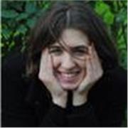 Insegnante di Pianoforte con solida formazione nella performance pianistica e interpretazione del repertorio classico