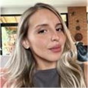 Licenciada en Psicología con experiencia clínica, imparte clases de forma online y presencial 