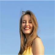 Laureata in biotecnologie con 10 anni di esperienza in aiuto compiti, offre lezioni per ragazzi dalle elementari alle superiori