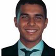 Graduado en ADE y Máster en Profesorado, con experiencia impartiendo clases de Economía, Empresa y Recursos Humanos a estudiantes 