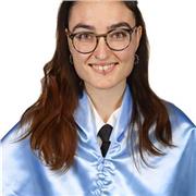 Profesora de inglés ofrece un aprendizaje del inglés dinámico y divertido, y por supuesto inclusivas y adaptadas a todas y todos los y las alumnas y alumnos. Me apasiona que la relación con el alumnado sea equitativo y lineal, y sobretodo respetando a tod
