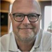 Prof de Français, donne des cours de soutien à distance tous niveaux. 